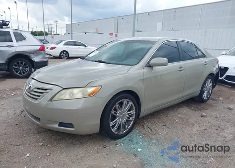 2007 Toyota Camry Ce z USA, uszkodzony, nr VIN 4T1BE46K57U140697